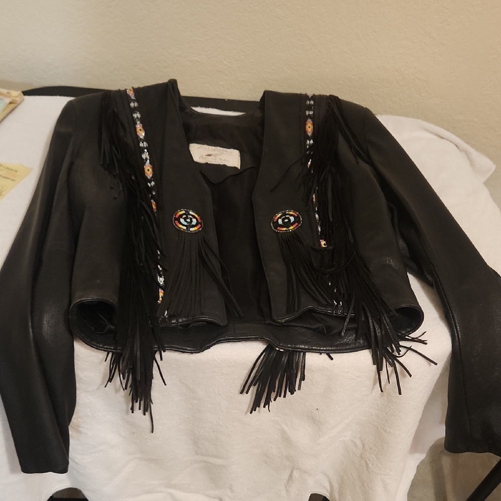 VINTAGE BOHEMIAN STYLE FRINGED LEATHER JACKET
